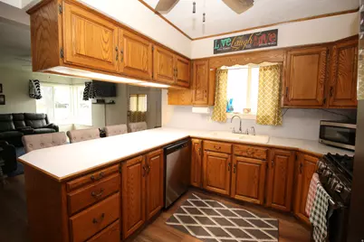 368 S Tremont St, Tremonton, UT 84337 - Photo 5