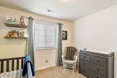 2126 E Lodge Pole Dr, Eagle Mountain, UT 84005 - Photo 29