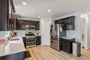 2126 E Lodge Pole Dr, Eagle Mountain, UT 84005 - Photo 17