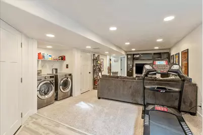 2126 E Lodge Pole Dr, Eagle Mountain, UT 84005 - Photo 35