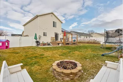 2126 E Lodge Pole Dr, Eagle Mountain, UT 84005 - Photo 43