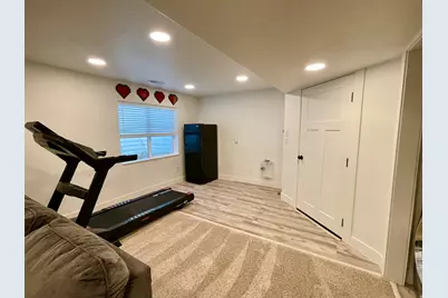 2126 E Lodge Pole Dr, Eagle Mountain, UT 84005 - Photo 33