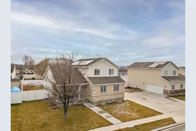 2126 E Lodge Pole Dr, Eagle Mountain, UT 84005 - Photo 3