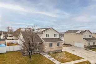 2126 E Lodge Pole Dr, Eagle Mountain, UT 84005 - Photo 3