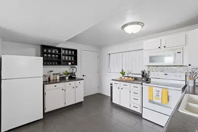 794 W Spanish Oak Way S, Murray, UT 84123 - Photo 23