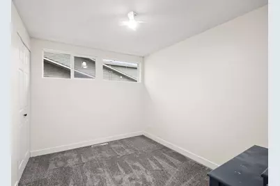 806 Valeria Dr, Layton, UT 84041 - Photo 17