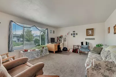 360 Belaire Cir, Grantsville, UT 84029 - Photo 7