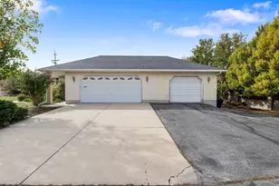 2365 E Creek Rd S, Sandy, UT 84093 - Photo 37