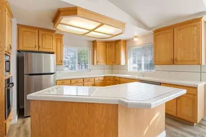 2365 E Creek Rd S, Sandy, UT 84093 - Photo 9