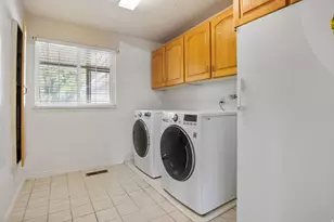 2365 E Creek Rd S, Sandy, UT 84093 - Photo 33