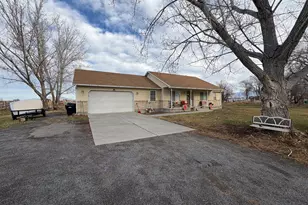 231 E North St, Grantsville, UT 84029 - Photo 1