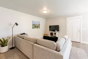 275 W 70 N, Hyrum, UT 84319 - Photo 11