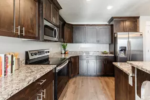 275 W 70 N, Hyrum, UT 84319 - Photo 7