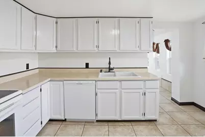 397 W Main St S, Grantsville, UT 84029 - Photo 5