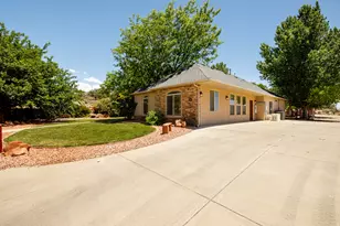 931 S Hillside Dr, Kanab, UT 84741 - Photo 3
