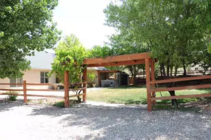 931 S Hillside Dr, Kanab, UT 84741 - Photo 7