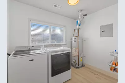 786 S 175 E, Layton, UT 84041 - Photo 15