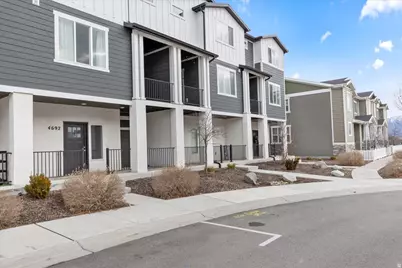 4692 W Talavera Way, Kearns, UT 84118 - Photo 3