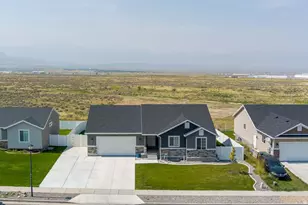 954 S 1050 W, Tooele, UT 84074 - Photo 3