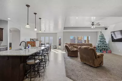 156 E Holly Way, Washington, UT 84780 - Photo 5