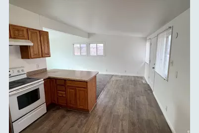 744 E 8425 S, Sandy, UT 84094 - Photo 3