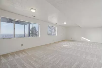 578 Lakeview Way E, Farmington, UT 84025 - Photo 23