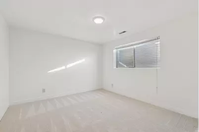 578 Lakeview Way E, Farmington, UT 84025 - Photo 31