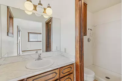 578 Lakeview Way E, Farmington, UT 84025 - Photo 17