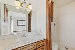 578 Lakeview Way E, Farmington, UT 84025 - Photo 17