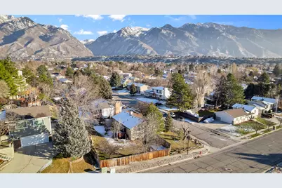 2333 E Cliff Swallow Dr, Sandy, UT 84093 - Photo 25