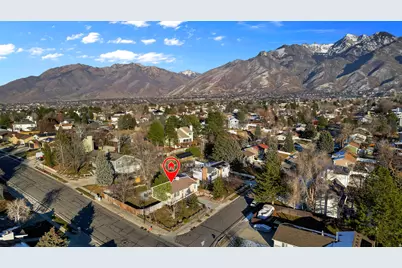 2333 E Cliff Swallow Dr, Sandy, UT 84093 - Photo 5