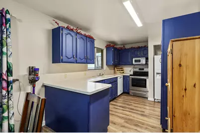 2027 W Lakeview Dr N, Provo, UT 84601 - Photo 11