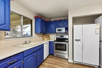 2027 W Lakeview Dr N, Provo, UT 84601 - Photo 13