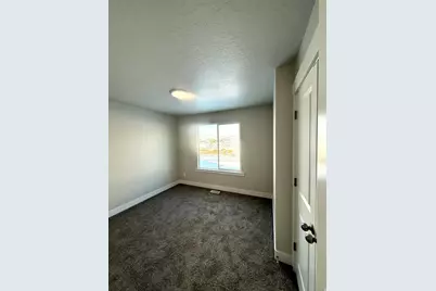 2286 E Marigold Dr #395, Eagle Mountain, UT 84005 - Photo 7