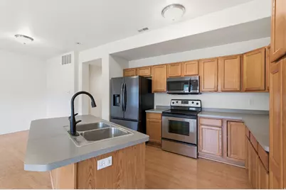 263 E Sunshine Dr N, Saratoga Springs, UT 84043 - Photo 3