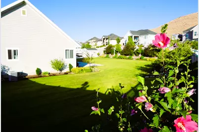 9903 N Lippizan Way E, Eagle Mountain, UT 84005 - Photo 53