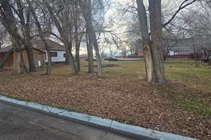 195 E Main St, Wellington, UT 84542 - Photo 29