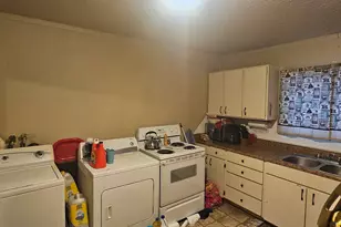 195 E Main St, Wellington, UT 84542 - Photo 25