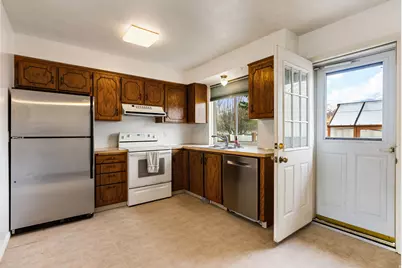 1320 Country Manor Dr, Logan, UT 84321 - Photo 7