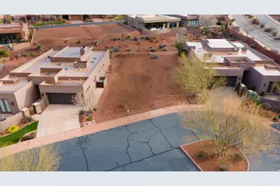2085 N Tuweap Dr #16, Saint George, UT 84770 - Photo 1