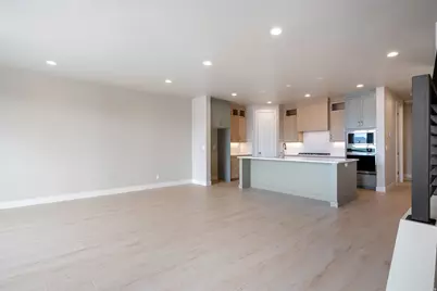 716 W Coast Line Pl #121, Saint George, UT 84790 - Photo 3