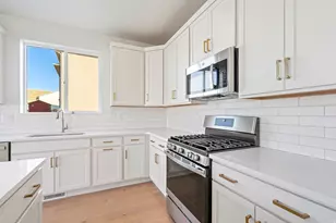 6977 W Farnsworth Peak Dr S, West Jordan, UT 84081 - Photo 9