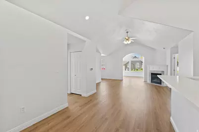 293 S 450 W #B, Springville, UT 84663 - Photo 11