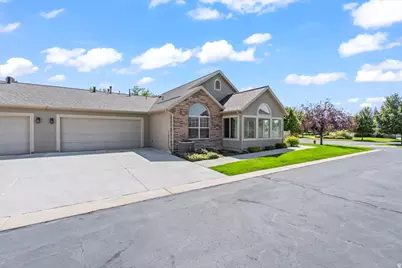 293 S 450 W #B, Springville, UT 84663 - Photo 3