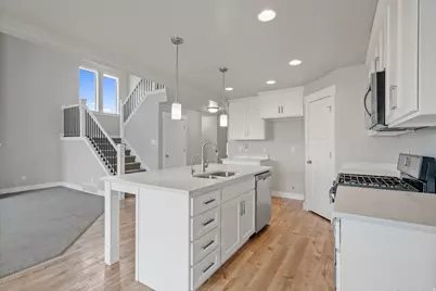 1156 W Zenith Cir, Saratoga Springs, UT 84045 - Photo 9