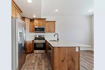 1161 W 325 N, Clearfield, UT 84015 - Photo 7