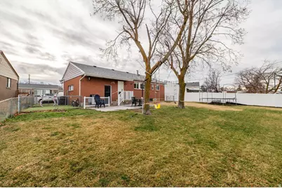 4663 S 200 E, Washington Terrace, UT 84405 - Photo 29