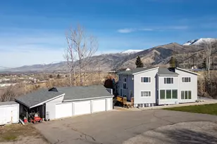 415 E Panoramic Dr N, Hyrum, UT 84319 - Photo 1