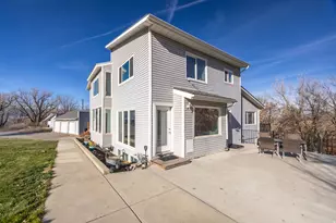 415 E Panoramic Dr N, Hyrum, UT 84319 - Photo 47