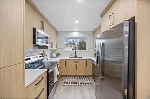 11446 S Sandy Creek Dr E, Sandy, UT 84094 - Photo 13